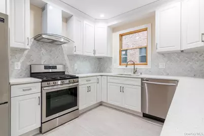 8431 Beverly Road, Kew Gardens, NY 11415 - Photo 12