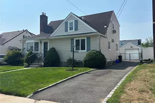 1054 Highland St, Baldwin, NY 11510 - Photo 2