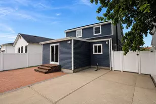 51 E Hollywood Ave, Lindenhurst, NY 11757 - Photo 30