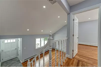 696 Peter Paul Drive, West Islip, NY 11795 - Photo 10