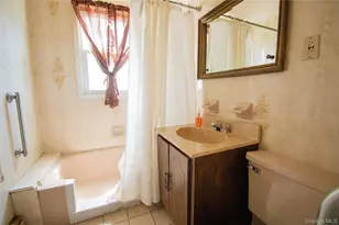 2415 Gale Ave, Baldwin, NY 11510 - Photo 20