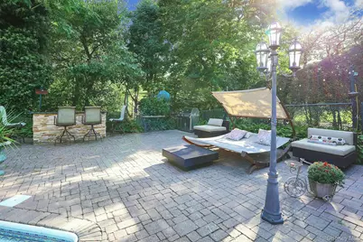 650 Bryant Avenue, Roslyn, NY 11576 - Photo 22
