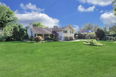 650 Bryant Avenue, Roslyn, NY 11576 - Photo 2