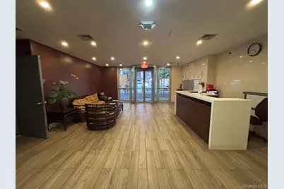 38-30 Parsons Boulevard #PHC, Flushing, NY 11354 - Photo 2
