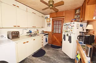 48 Barnyard Ln, Levittown, NY 11756 - Photo 8
