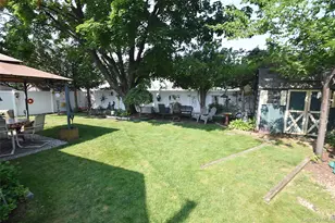 48 Barnyard Ln, Levittown, NY 11756 - Photo 16