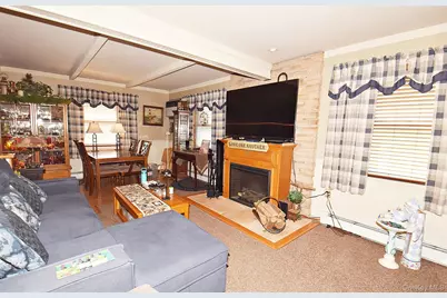 48 Barnyard Lane, Levittown, NY 11756 - Photo 4