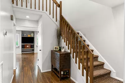 9 Pleasant Lane, Bay Shore, NY 11706 - Photo 2