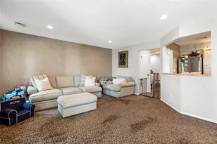 9 Pleasant Ln, Bay Shore, NY 11706 - Photo 6