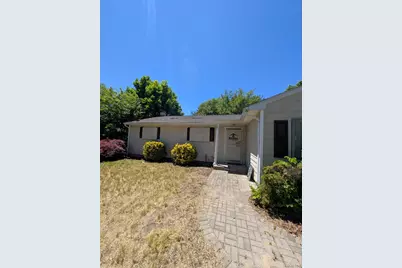 16 Thomas Street, Coram, NY 11727 - Photo 2