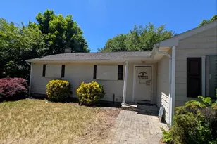 16 Thomas St, Coram, NY 11727 - Photo 2