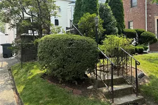 80-07 192nd St, Hollis, NY 11423 - Photo 2