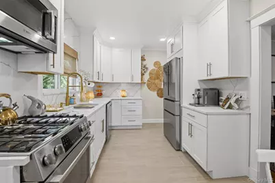 220-222 Carol Avenue, Pelham, NY 10803 - Photo 2
