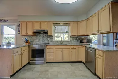 54 Clearview Circle, Hopewell Junction, NY 12533 - Photo 4