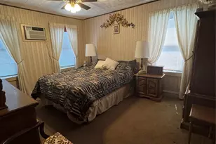 81-14 Margaret Pl, Ridgewood, NY 11385 - Photo 16