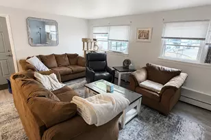 272 Davenport, Lindenhurst, NY 11757 - Photo 4