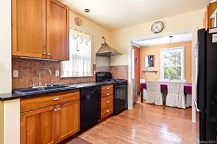 100 Elm St, Islip, NY 11751 - Photo 12