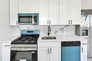 162 State St, Westbury, NY 11590 - Photo 12