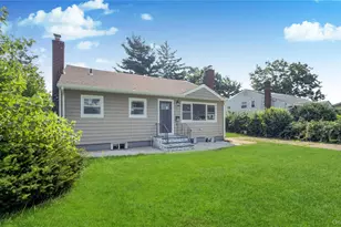 162 State St, Westbury, NY 11590 - Photo 2