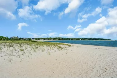 2705 W Creek Avenue, Cutchogue, NY 11935 - Photo 6