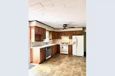 36 Orange Street, Central Islip, NY 11722 - Photo 4