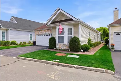 581 Leisure Drive, Ridge, NY 11961 - Photo 2