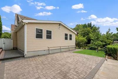 19 Chestnut Street, Glen Cove, NY 11542 - Photo 20