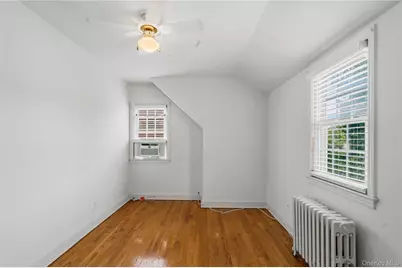 19 Chestnut Street, Glen Cove, NY 11542 - Photo 16