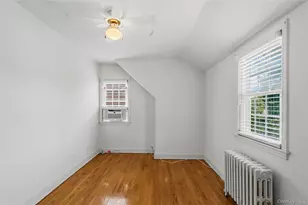 19 Chestnut St, Glen Cove, NY 11542 - Photo 16