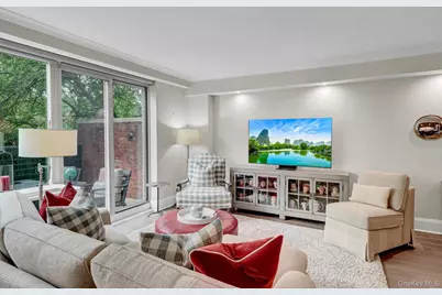 111 Cherry Valley Avenue #M18, Garden City, NY 11530 - Photo 10