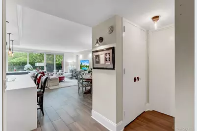 111 Cherry Valley Avenue #M18, Garden City, NY 11530 - Photo 4