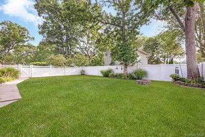 281 Thrift Street, Ronkonkoma, NY 11779 - Photo 36