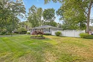 281 Thrift St, Ronkonkoma, NY 11779 - Photo 6