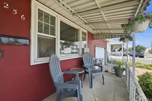 256 N Beech St, Massapequa, NY 11758 - Photo 4