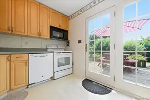256 N Beech St, Massapequa, NY 11758 - Photo 12