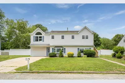 36 Balsam Drive, Medford, NY 11763 - Photo 1