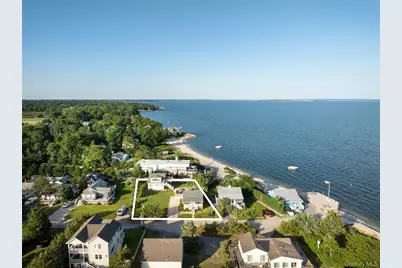 18 Beach, Laurel, NY 11948 - Photo 2
