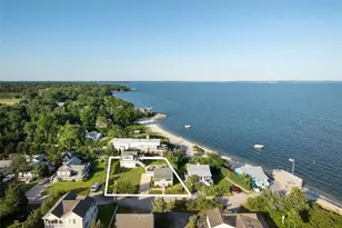 18 Beach, Laurel, NY 11948 - Photo 2