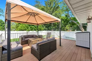 5 Shaftsbury Ln, Melville, NY 11747 - Photo 8