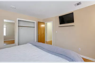 437 Commack Road, Islip, NY 11751 - Photo 24