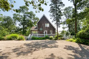 20 A Oceanview Rd, Hampton Bays, NY 11968 - Photo 2