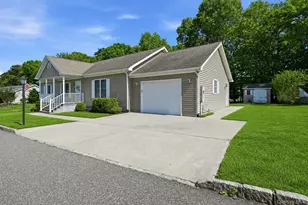 1407 Middle Rd, Calverton, NY 11933 - Photo 2