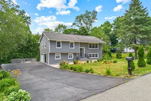 2669 Springhurst St, Yorktown Heights, NY 10598 - Photo 2