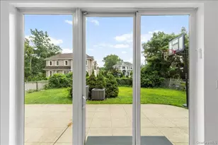 11A Forest Ln, Great Neck, NY 11024 - Photo 24