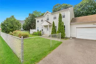 1470 Claas Ave, Holbrook, NY 11741 - Photo 4