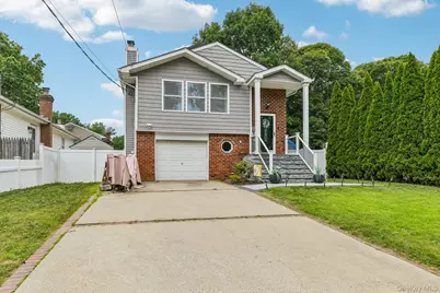 234 Buffalo Avenue, Medford, NY 11763 - Photo 2