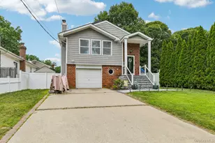 234 Buffalo Ave, Medford, NY 11763 - Photo 2
