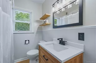 2 Hennessey Pl, Poughkeepsie, NY 12601 - Photo 10