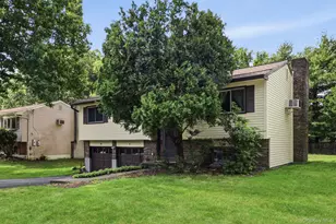 55 Sutton Park Rd, Poughkeepsie, NY 12603 - Photo 2