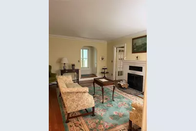 44 Muirfield Road, Rockville Centre, NY 11570 - Photo 4